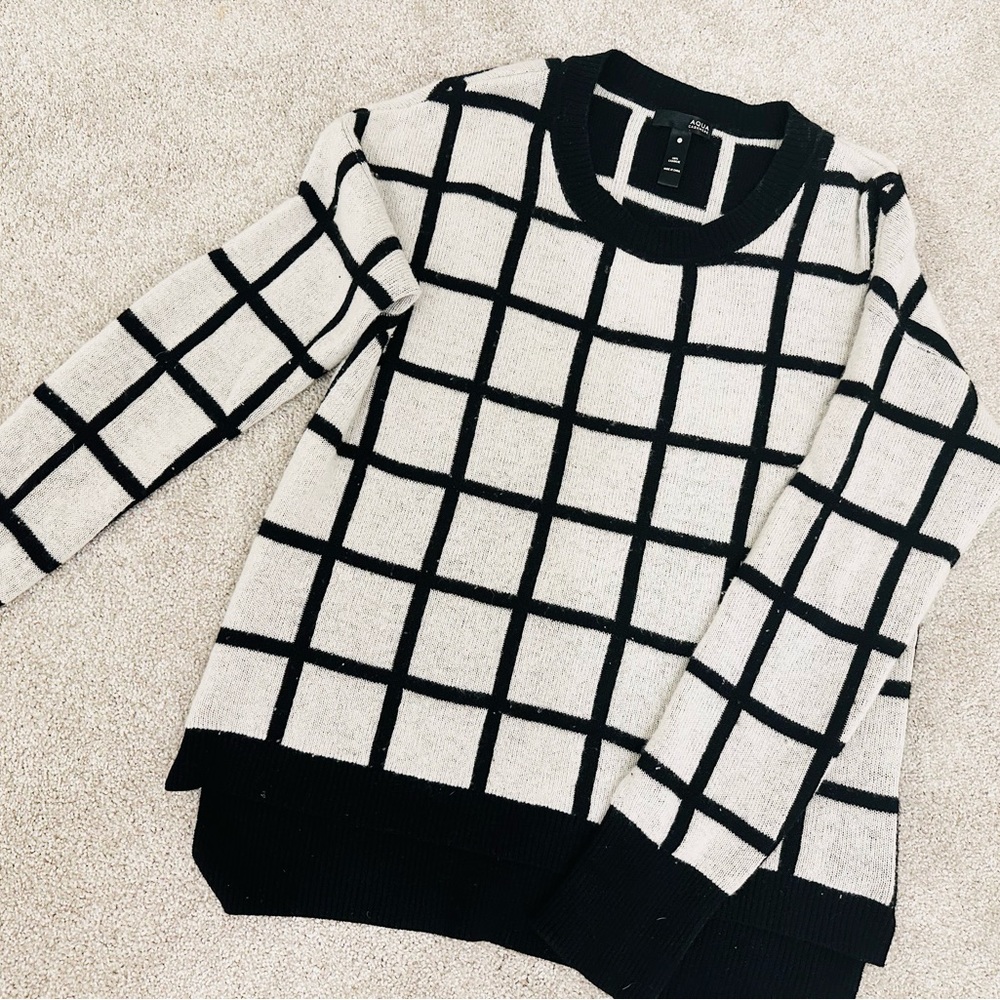 AQUA Cashmere
Windowpane Cashmere Crewneck Sweater